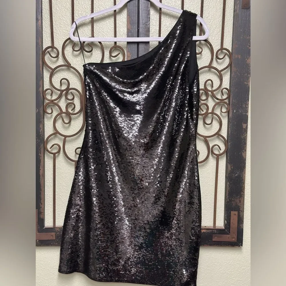 Micheal Kors black sequin one shoulder sleeveless zip up mini dress